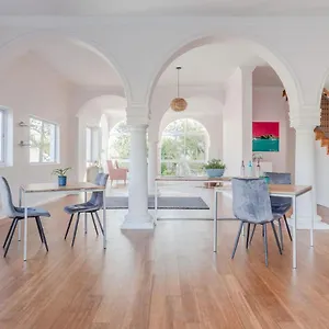 https://the-views-guesthouse.hotels-capetown.com