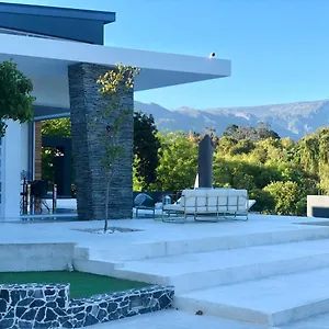 https://badgemore-villa-guesthouse.hotels-capetown.com